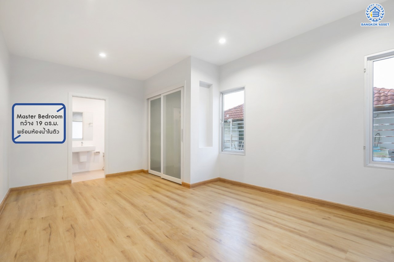 บ้านมือสองตกแต่งใหม่ ม.วิลล่าการ์เด้น2 บางกรวย-ไทรน้อย หลังมุม เนื้อที่ 51.5 ตร.ว. ฟังก์ชัน 3 ห้องนอน 3 ห้องน้ำ จอดรถได้ 2 คัน บรรยากาศเป็นส่วนตัว บนทำเลศักยภาพ ใกล้เซ็นทรัลเวสต์เกต เชื่อมต่อหลายเส้นทาง ถ.รัตนาธิเบศร์, ถ.กาญจนาภิเษก และราชพฤกษ์ และรถไฟฟ้า "สถานีบางพลู"...